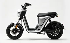 Ciclomotor elétrico compacto, prateado e preto