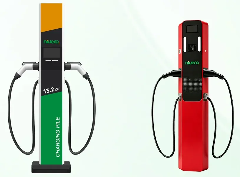 Duas estações de recarga rápida para moto elétrica: uma trifásica, verde e laranja, e uma monofásica, vermelha