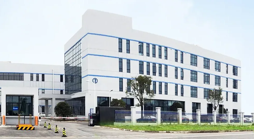 Vista externa do complexo industrial da empresa